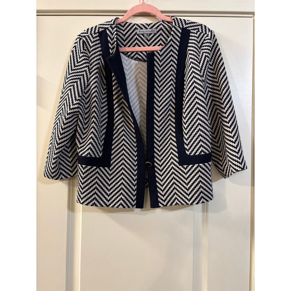 Danny and Nicole NWOT  Navy Chevron Printed Blazer